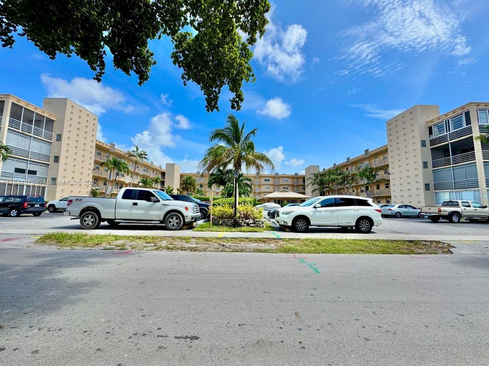 For Sale: $135,000 (2 beds, 1 baths, 650 Square Feet)