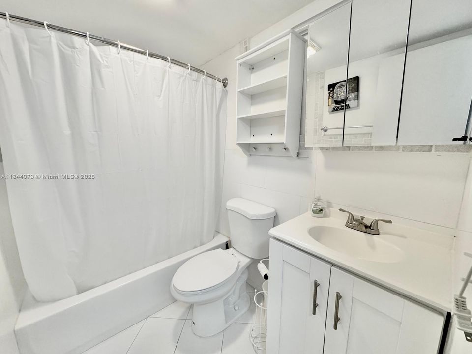 For Sale: $135,000 (2 beds, 1 baths, 650 Square Feet)