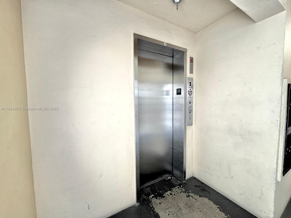 For Sale: $135,000 (2 beds, 1 baths, 650 Square Feet)