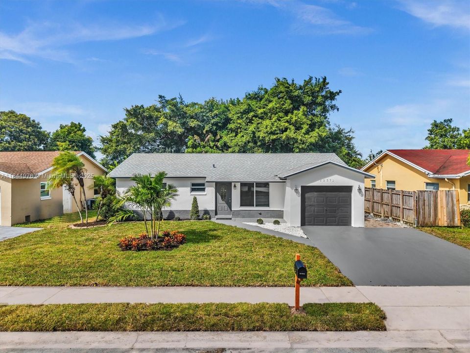 Recently Sold: $500,000 (3 beds, 2 baths, 1304 Square Feet)