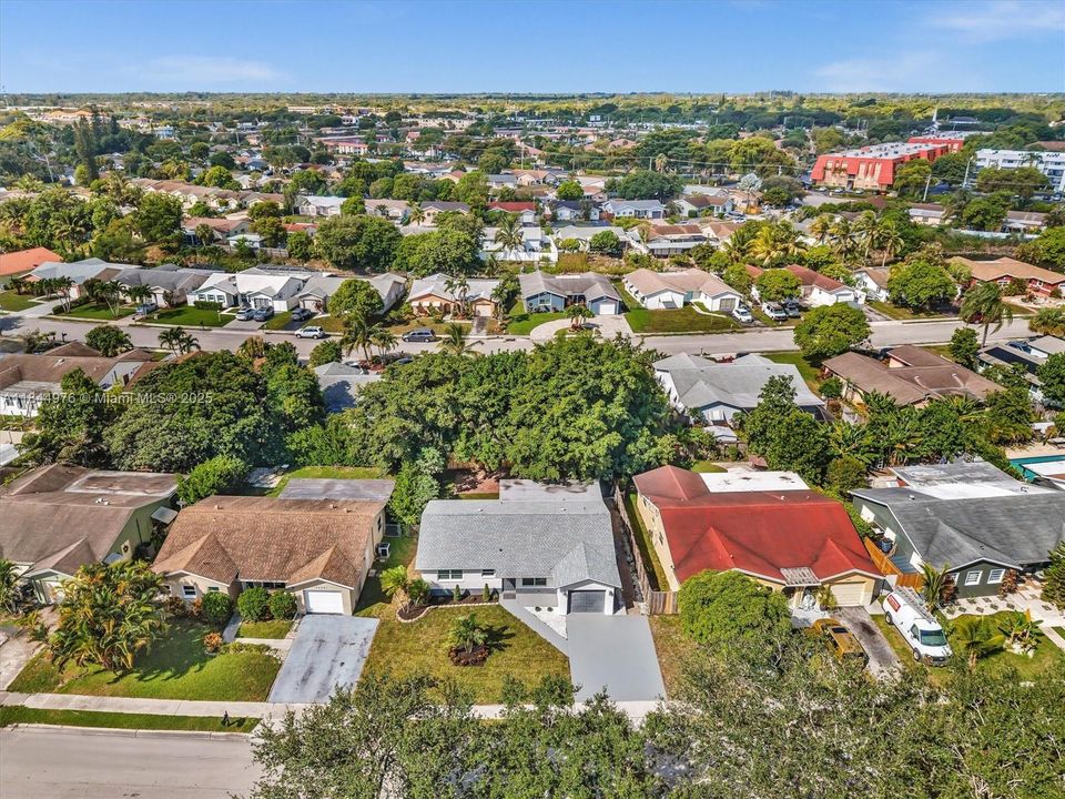 Recently Sold: $500,000 (3 beds, 2 baths, 1304 Square Feet)