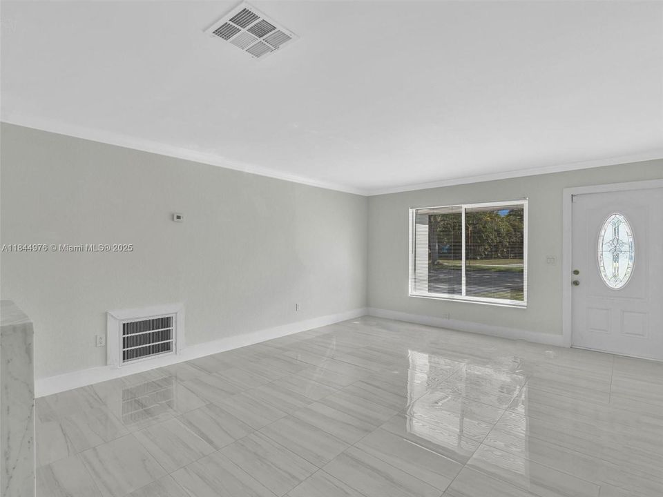 Recently Sold: $500,000 (3 beds, 2 baths, 1304 Square Feet)