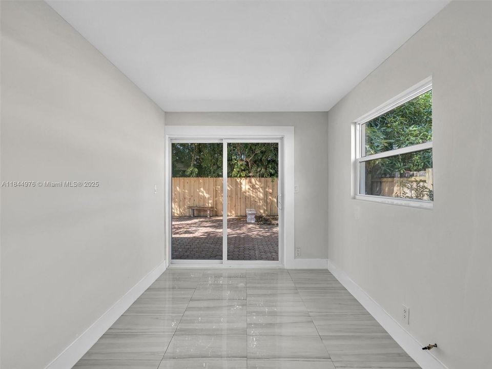 Recently Sold: $500,000 (3 beds, 2 baths, 1304 Square Feet)