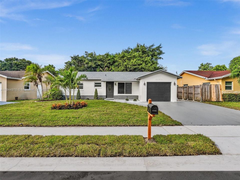 Recently Sold: $500,000 (3 beds, 2 baths, 1304 Square Feet)