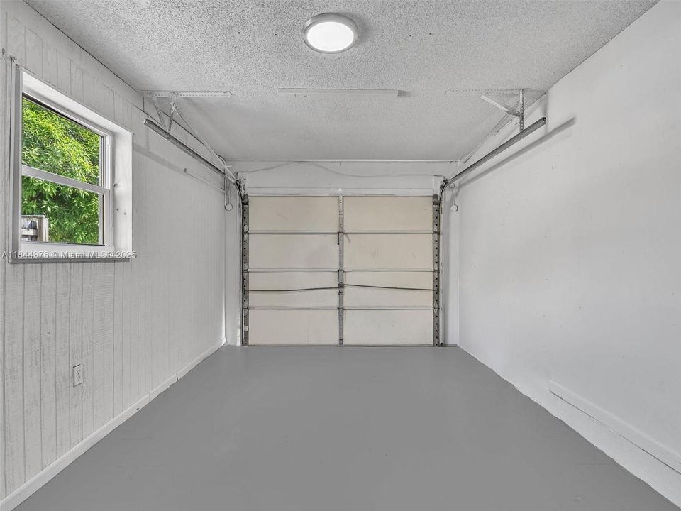 Recently Sold: $500,000 (3 beds, 2 baths, 1304 Square Feet)