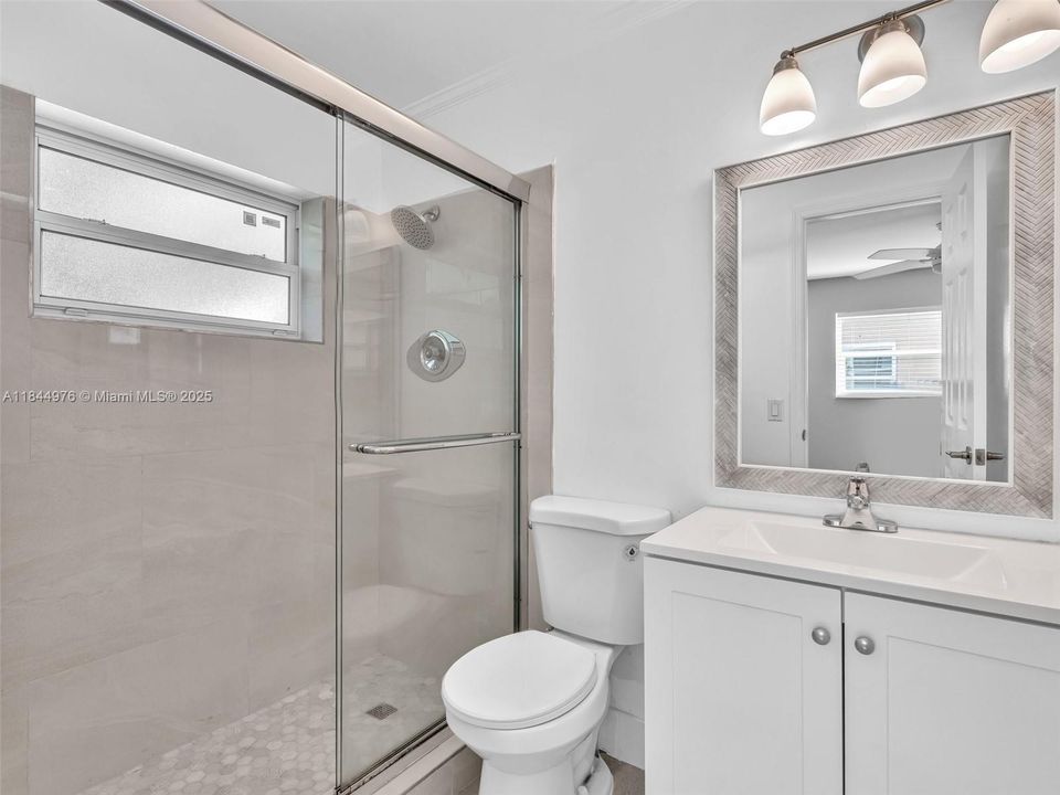 Recently Sold: $500,000 (3 beds, 2 baths, 1304 Square Feet)