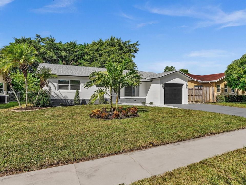 Recently Sold: $500,000 (3 beds, 2 baths, 1304 Square Feet)