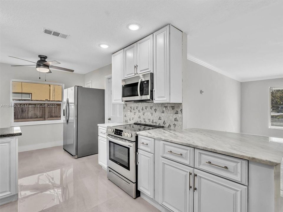 Recently Sold: $500,000 (3 beds, 2 baths, 1304 Square Feet)