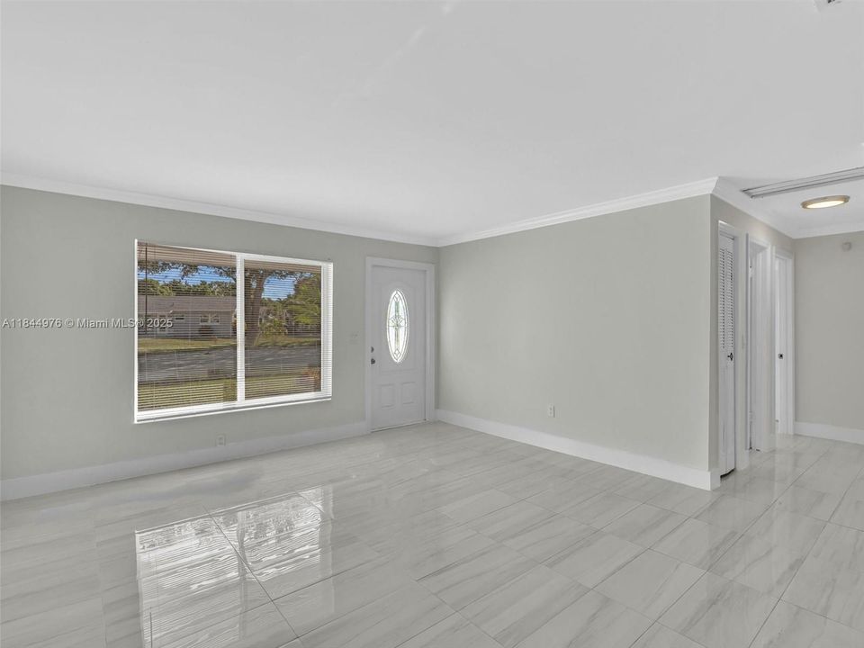 Recently Sold: $500,000 (3 beds, 2 baths, 1304 Square Feet)