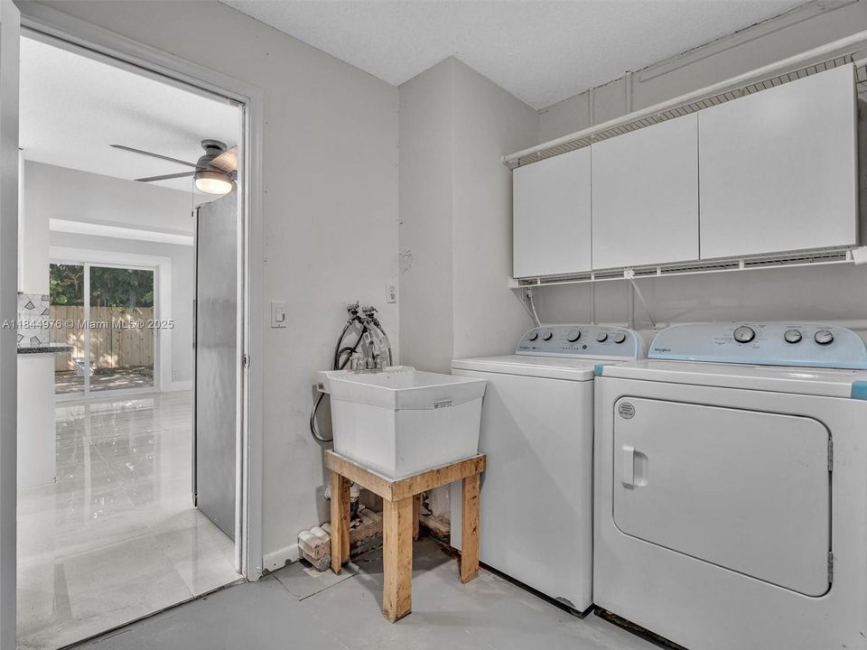 Recently Sold: $500,000 (3 beds, 2 baths, 1304 Square Feet)