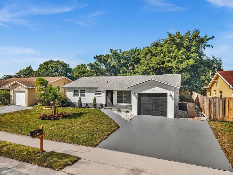 Recently Sold: $500,000 (3 beds, 2 baths, 1304 Square Feet)