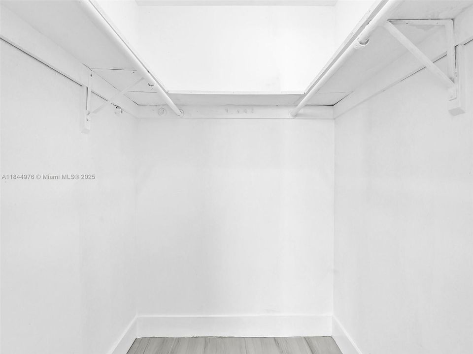 Recently Sold: $500,000 (3 beds, 2 baths, 1304 Square Feet)