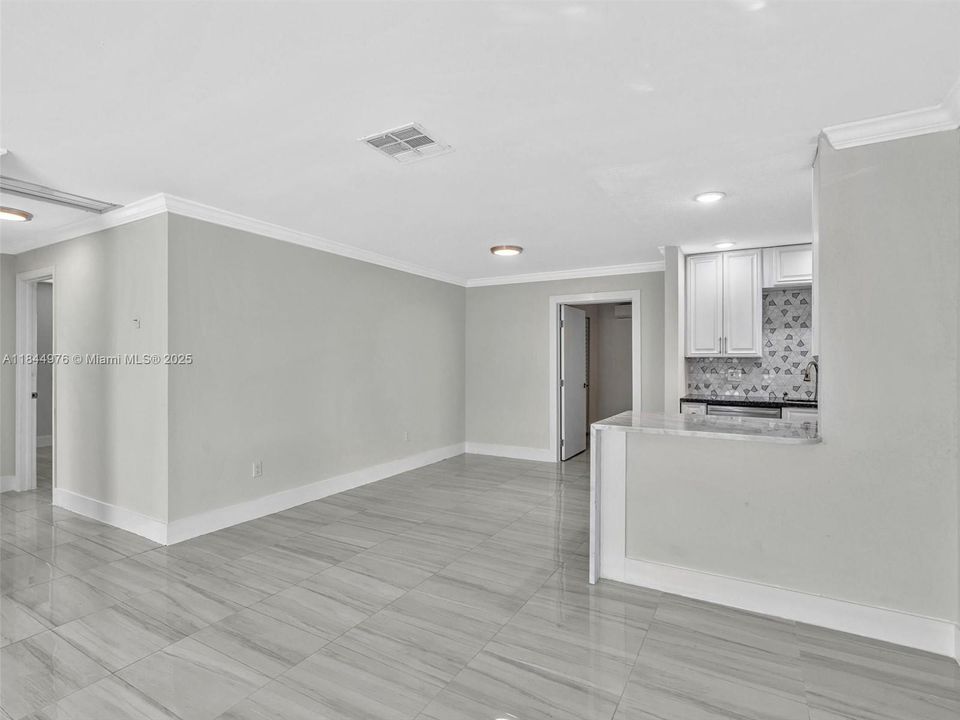 Recently Sold: $500,000 (3 beds, 2 baths, 1304 Square Feet)