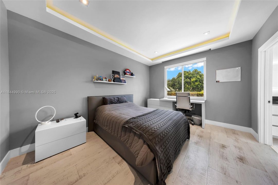 Active With Contract: $2,290,000 (5 beds, 3 baths, 3812 Square Feet)