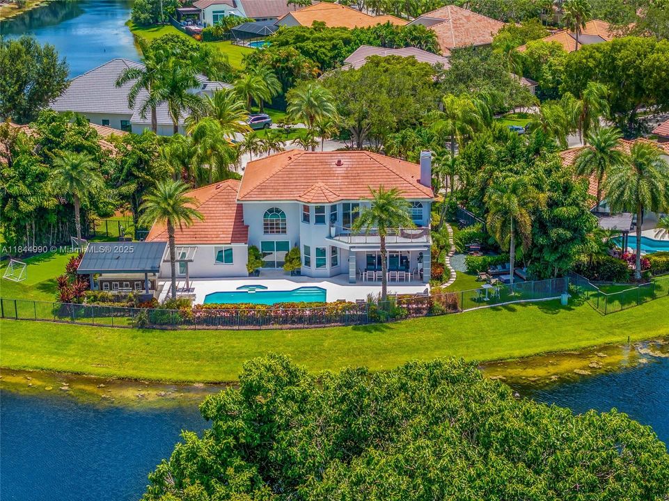 Active With Contract: $2,290,000 (5 beds, 3 baths, 3812 Square Feet)