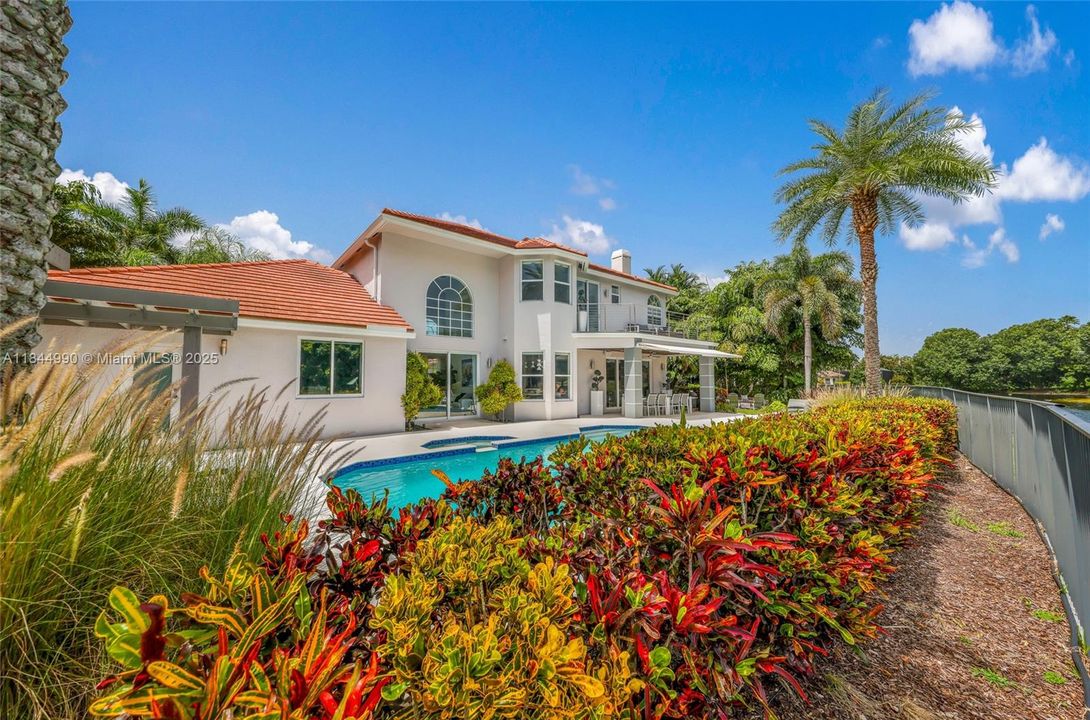 Active With Contract: $2,290,000 (5 beds, 3 baths, 3812 Square Feet)