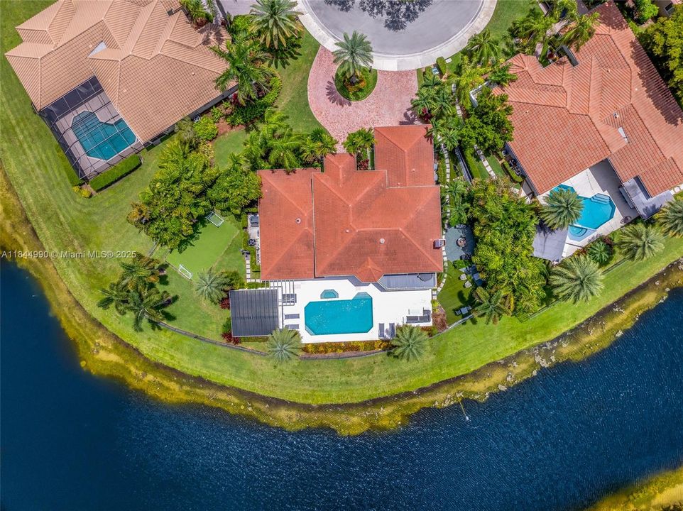 Active With Contract: $2,290,000 (5 beds, 3 baths, 3812 Square Feet)