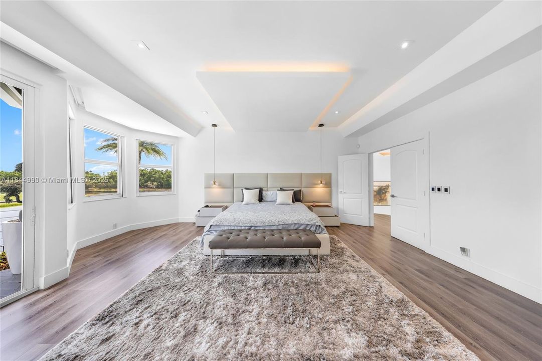Active With Contract: $2,290,000 (5 beds, 3 baths, 3812 Square Feet)
