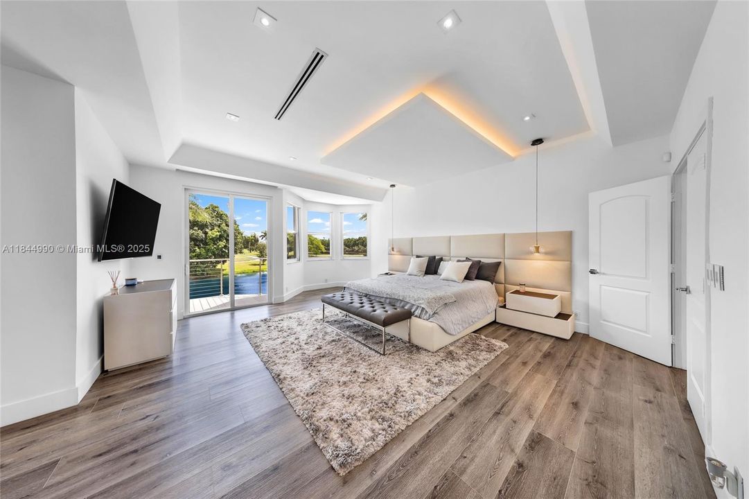 Active With Contract: $2,290,000 (5 beds, 3 baths, 3812 Square Feet)