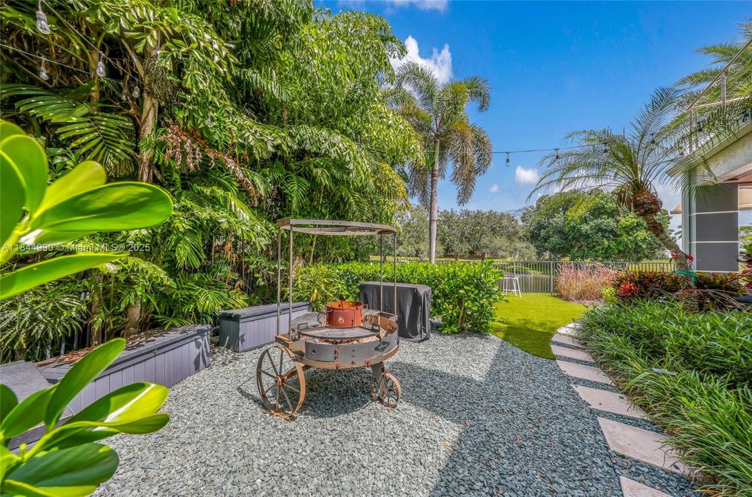 Active With Contract: $2,290,000 (5 beds, 3 baths, 3812 Square Feet)