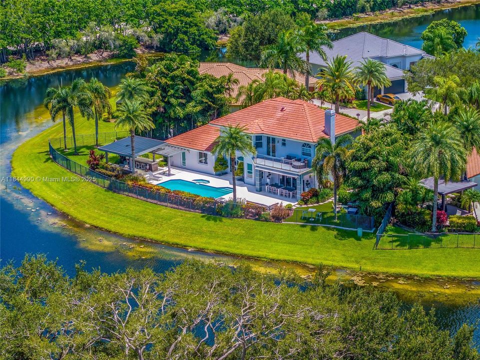 Active With Contract: $2,290,000 (5 beds, 3 baths, 3812 Square Feet)