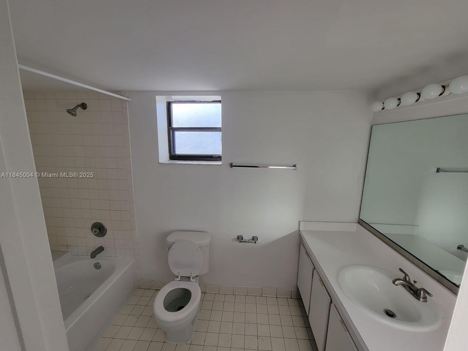 Vendido Recientemente: $135,000 (1 camas, 1 baños, 775 Pies cuadrados)