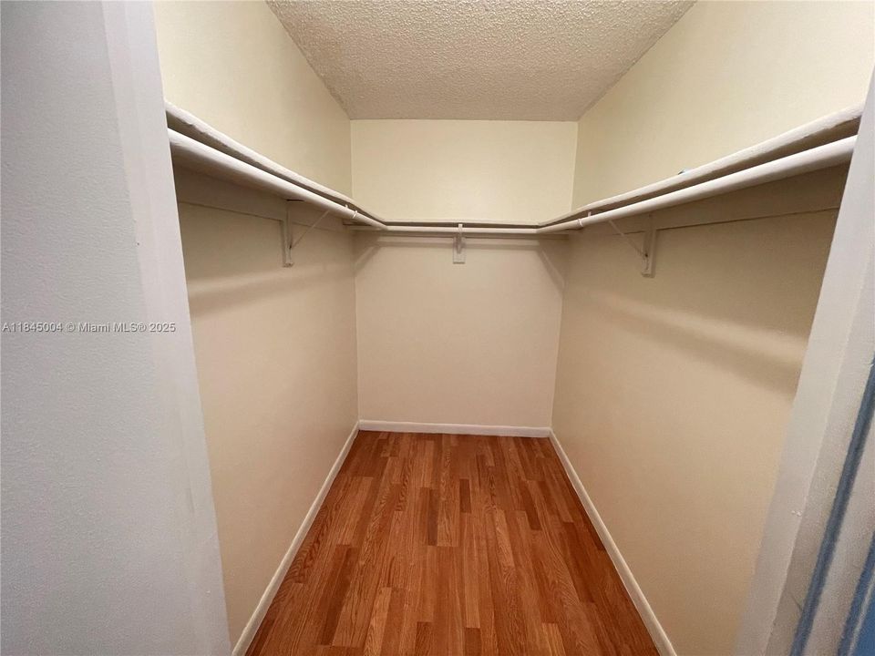 Vendido Recientemente: $135,000 (1 camas, 1 baños, 775 Pies cuadrados)