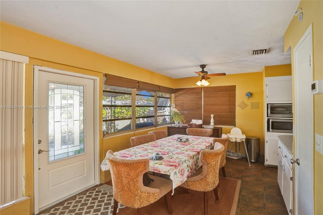 待售: $2,800,000 (3 贝兹, 3 浴室, 1847 平方英尺)