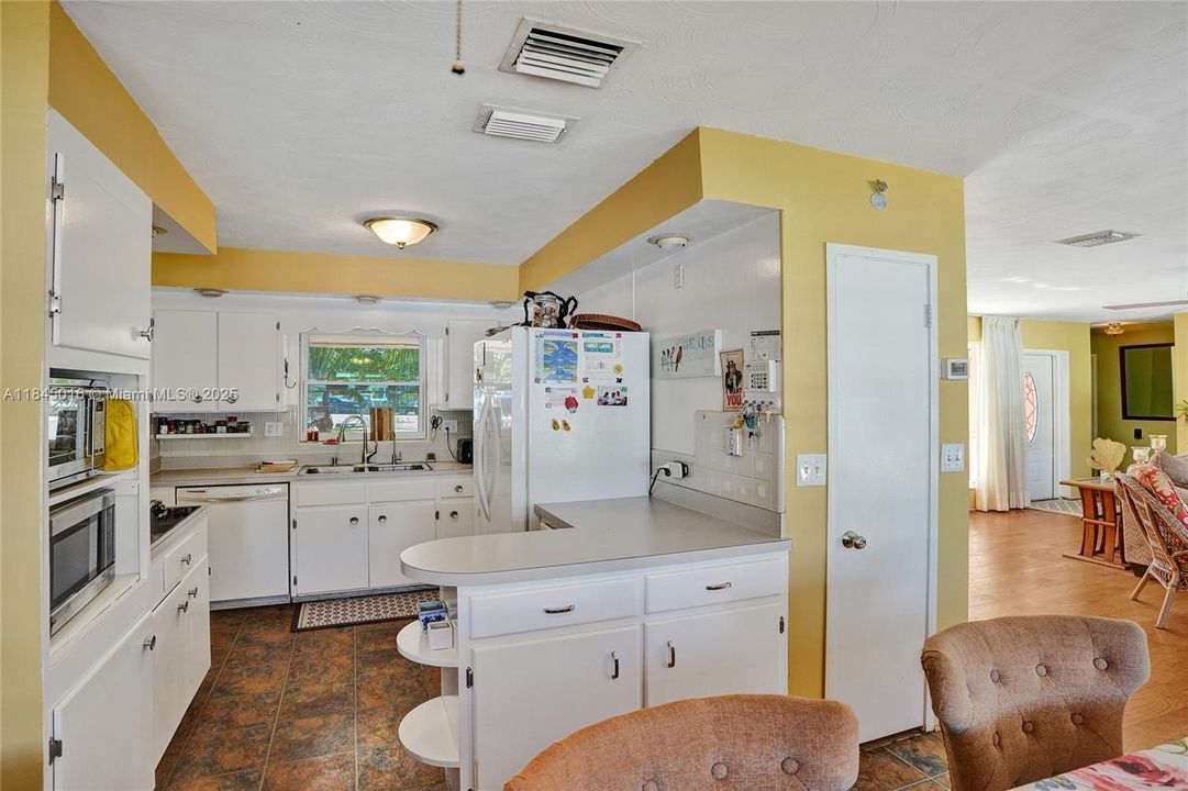 待售: $2,800,000 (3 贝兹, 3 浴室, 1847 平方英尺)