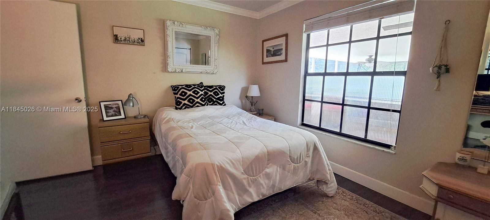 Recently Rented: $4,000 (3 beds, 2 baths, 2112 Square Feet)