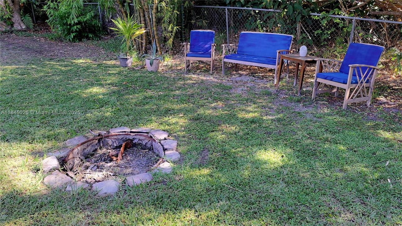 Recently Rented: $4,000 (3 beds, 2 baths, 2112 Square Feet)