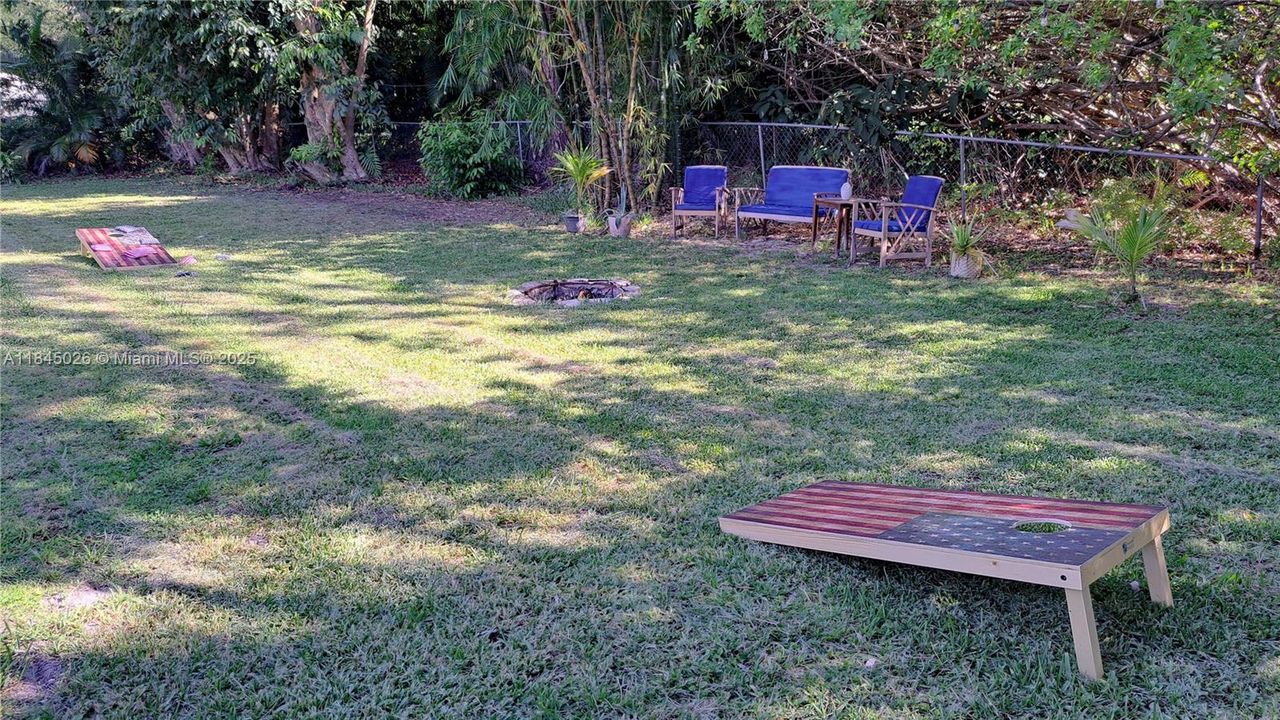 Recently Rented: $4,000 (3 beds, 2 baths, 2112 Square Feet)