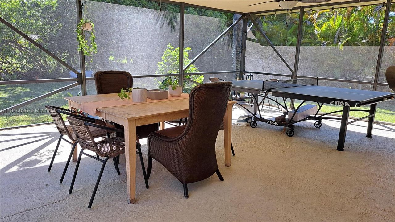 Recently Rented: $4,000 (3 beds, 2 baths, 2112 Square Feet)