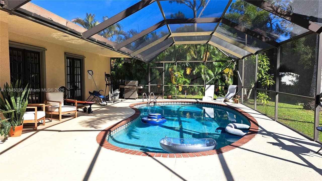 Recently Rented: $4,000 (3 beds, 2 baths, 2112 Square Feet)