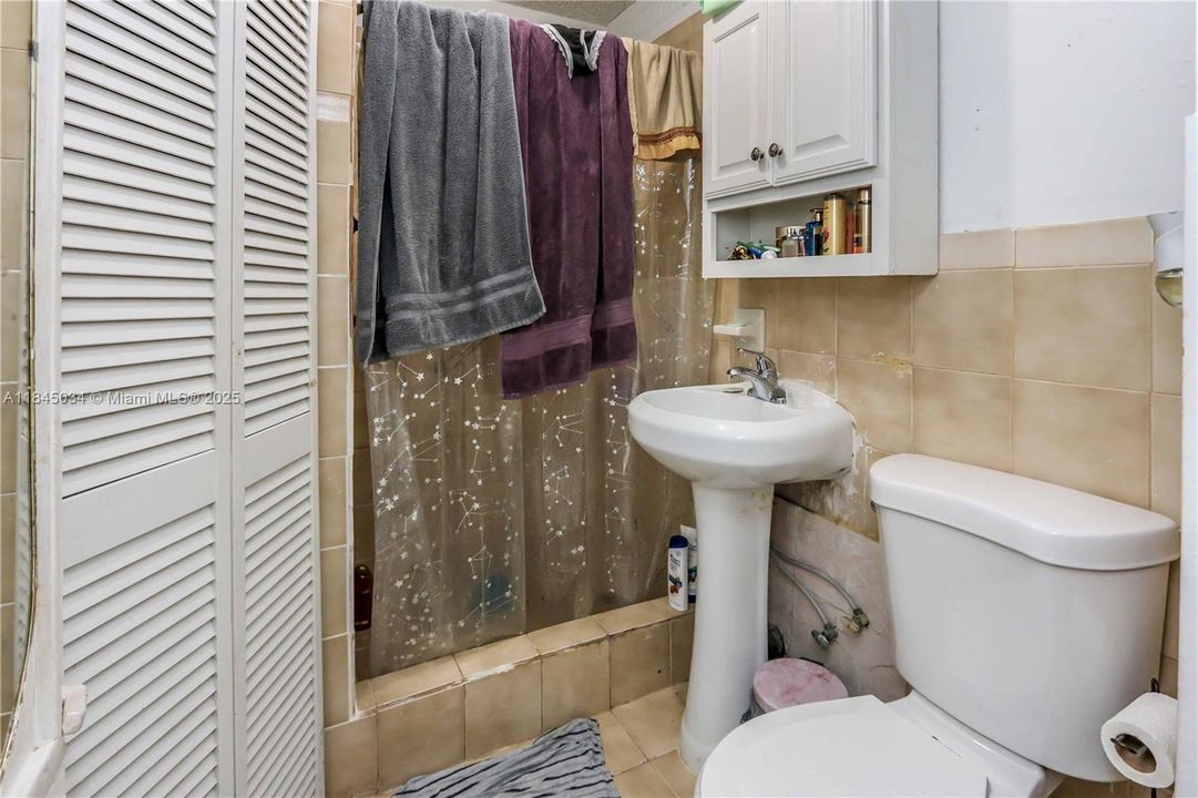 待售: $599,999 (0 贝兹, 0 浴室, 1200 平方英尺)