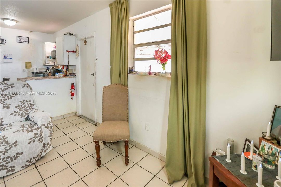 待售: $599,999 (0 贝兹, 0 浴室, 1200 平方英尺)