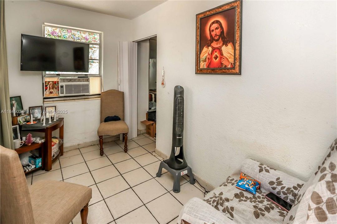 待售: $599,999 (0 贝兹, 0 浴室, 1200 平方英尺)