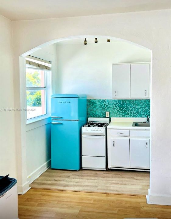 待售: $140,000 (0 贝兹, 1 浴室, 285 平方英尺)