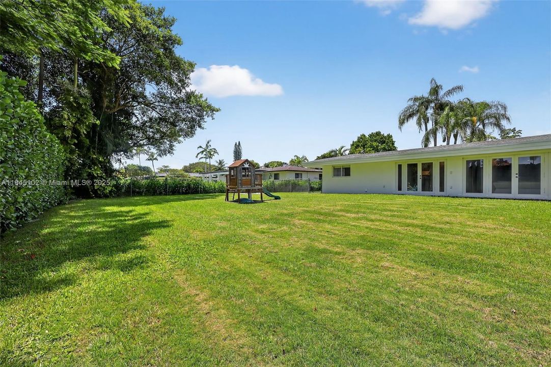 Recently Sold: $1,695,000 (4 beds, 4 baths, 3332 Square Feet)