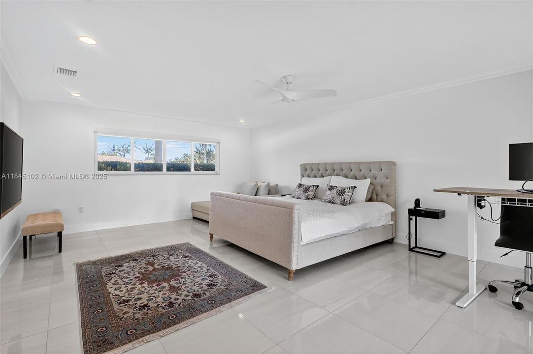 Recently Sold: $1,695,000 (4 beds, 4 baths, 3332 Square Feet)