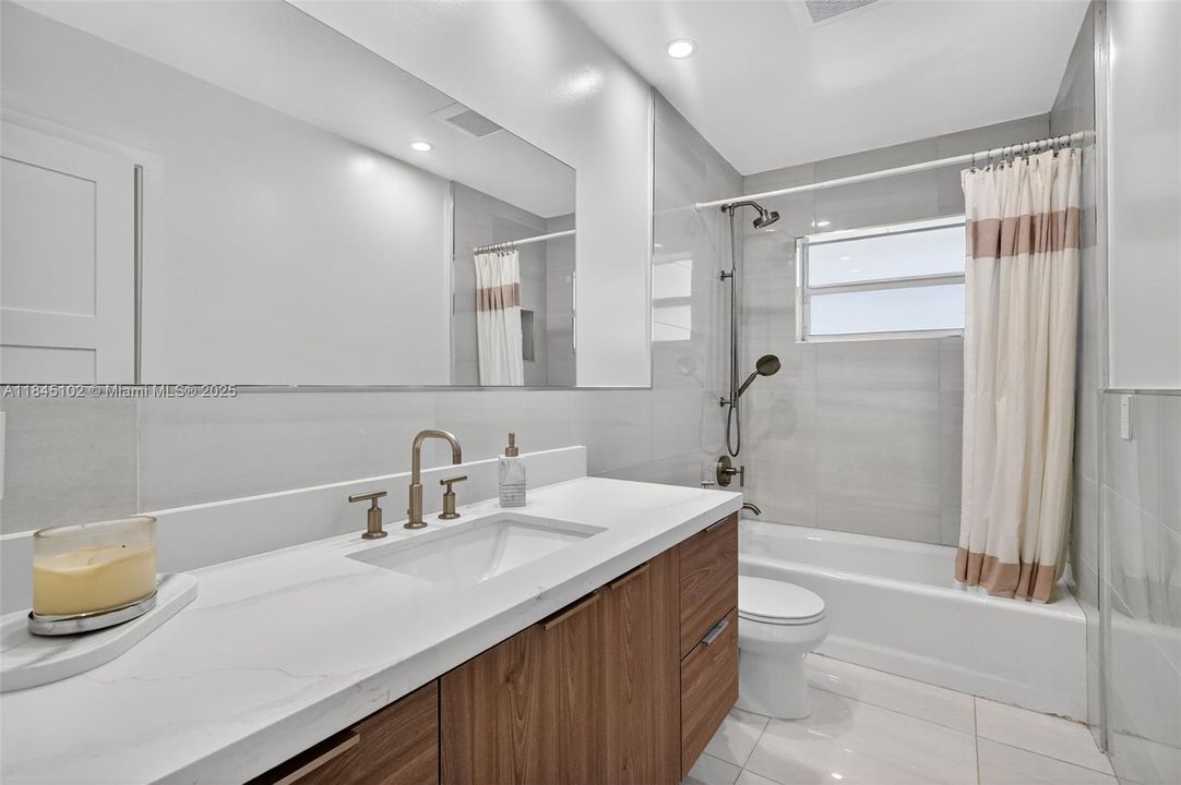 Recently Sold: $1,695,000 (4 beds, 4 baths, 3332 Square Feet)