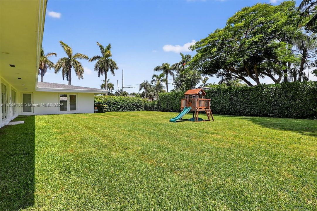 Recently Sold: $1,695,000 (4 beds, 4 baths, 3332 Square Feet)