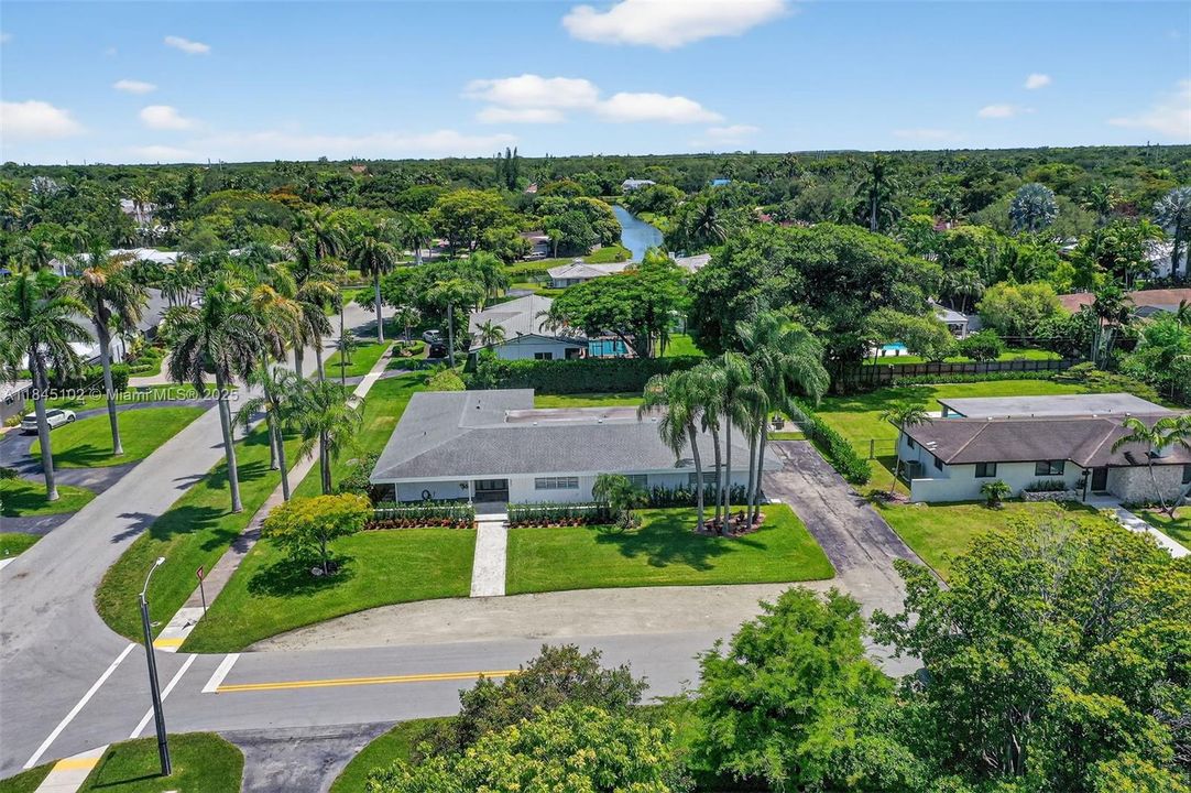 Recently Sold: $1,695,000 (4 beds, 4 baths, 3332 Square Feet)