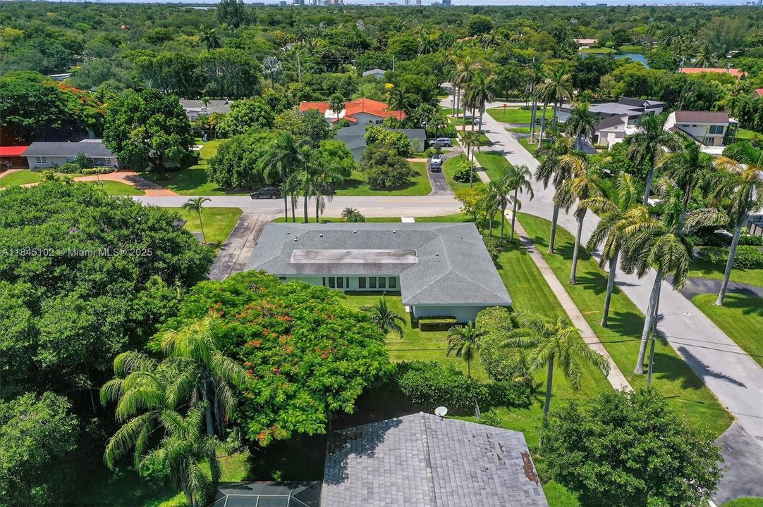 Recently Sold: $1,695,000 (4 beds, 4 baths, 3332 Square Feet)
