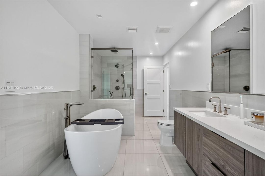 Recently Sold: $1,695,000 (4 beds, 4 baths, 3332 Square Feet)