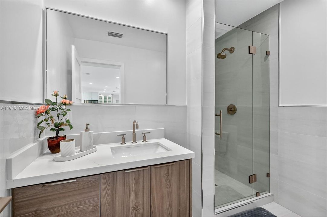 Recently Sold: $1,695,000 (4 beds, 4 baths, 3332 Square Feet)