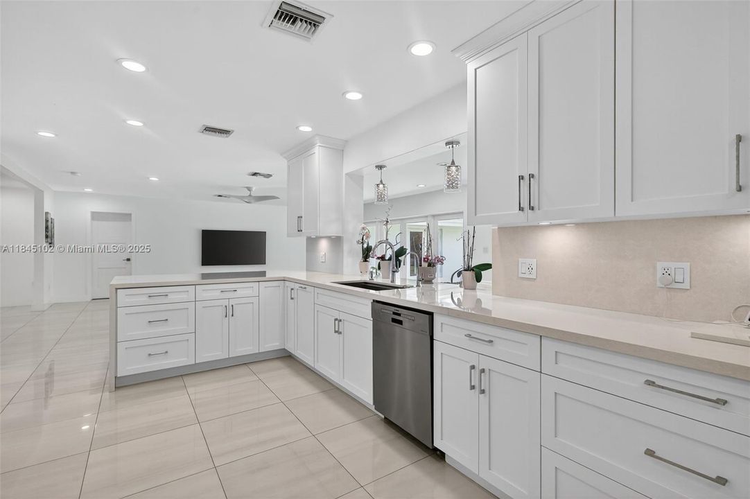 Recently Sold: $1,695,000 (4 beds, 4 baths, 3332 Square Feet)