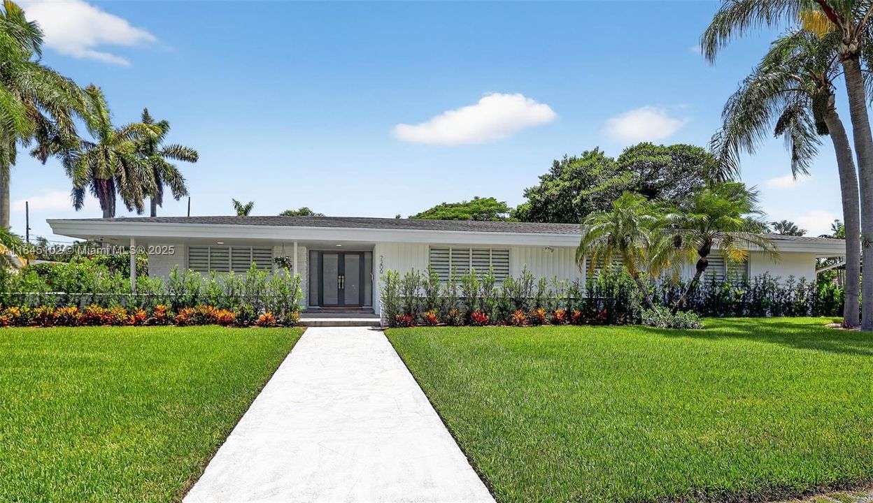 Recently Sold: $1,695,000 (4 beds, 4 baths, 3332 Square Feet)