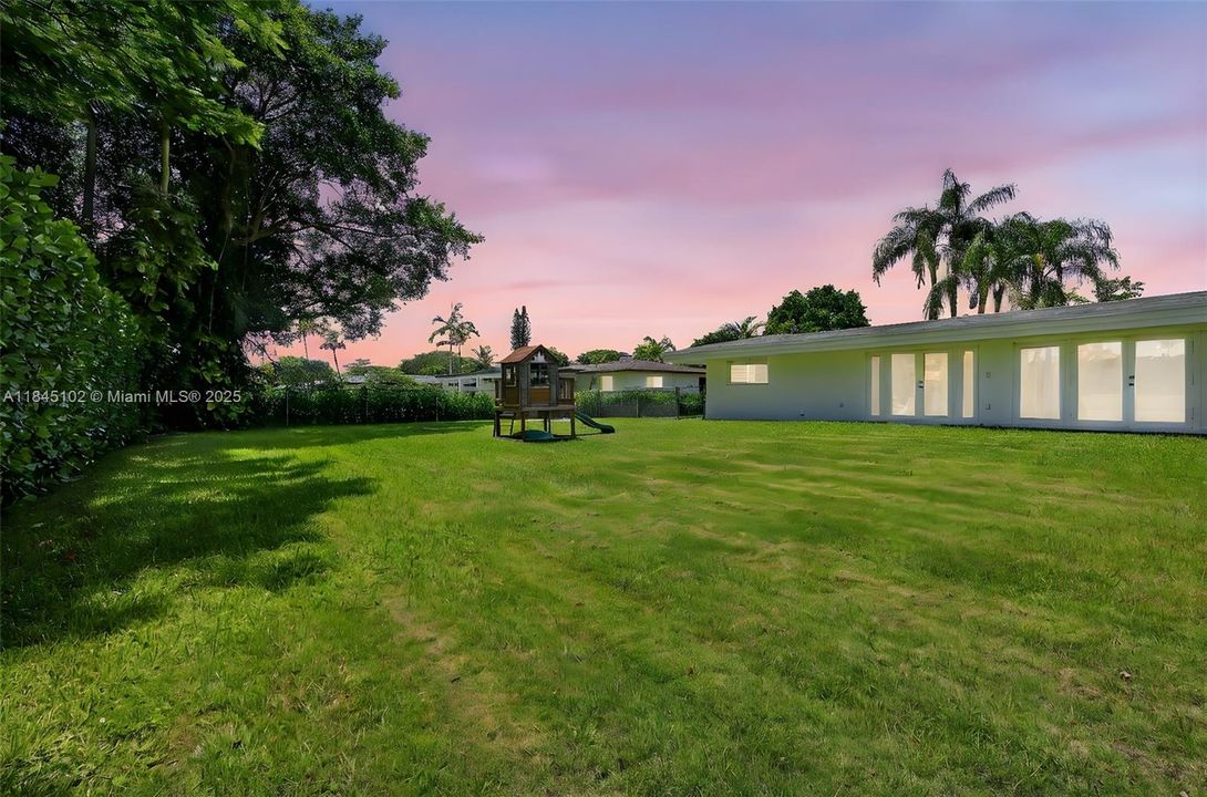 Recently Sold: $1,695,000 (4 beds, 4 baths, 3332 Square Feet)