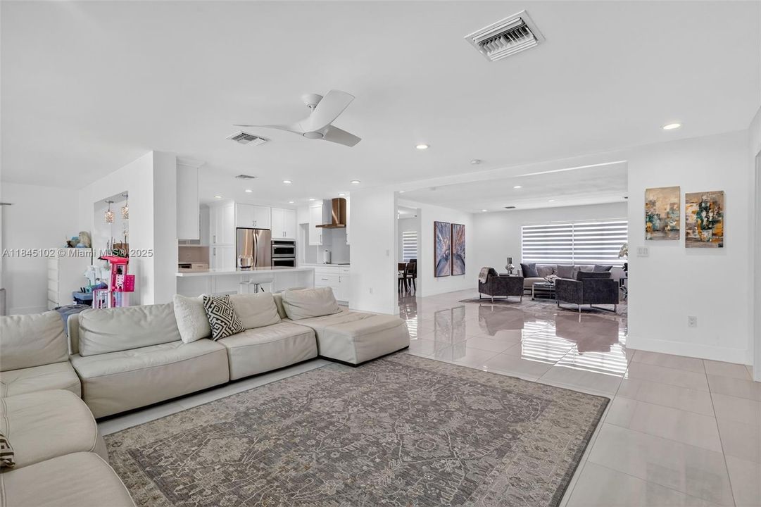 Recently Sold: $1,695,000 (4 beds, 4 baths, 3332 Square Feet)